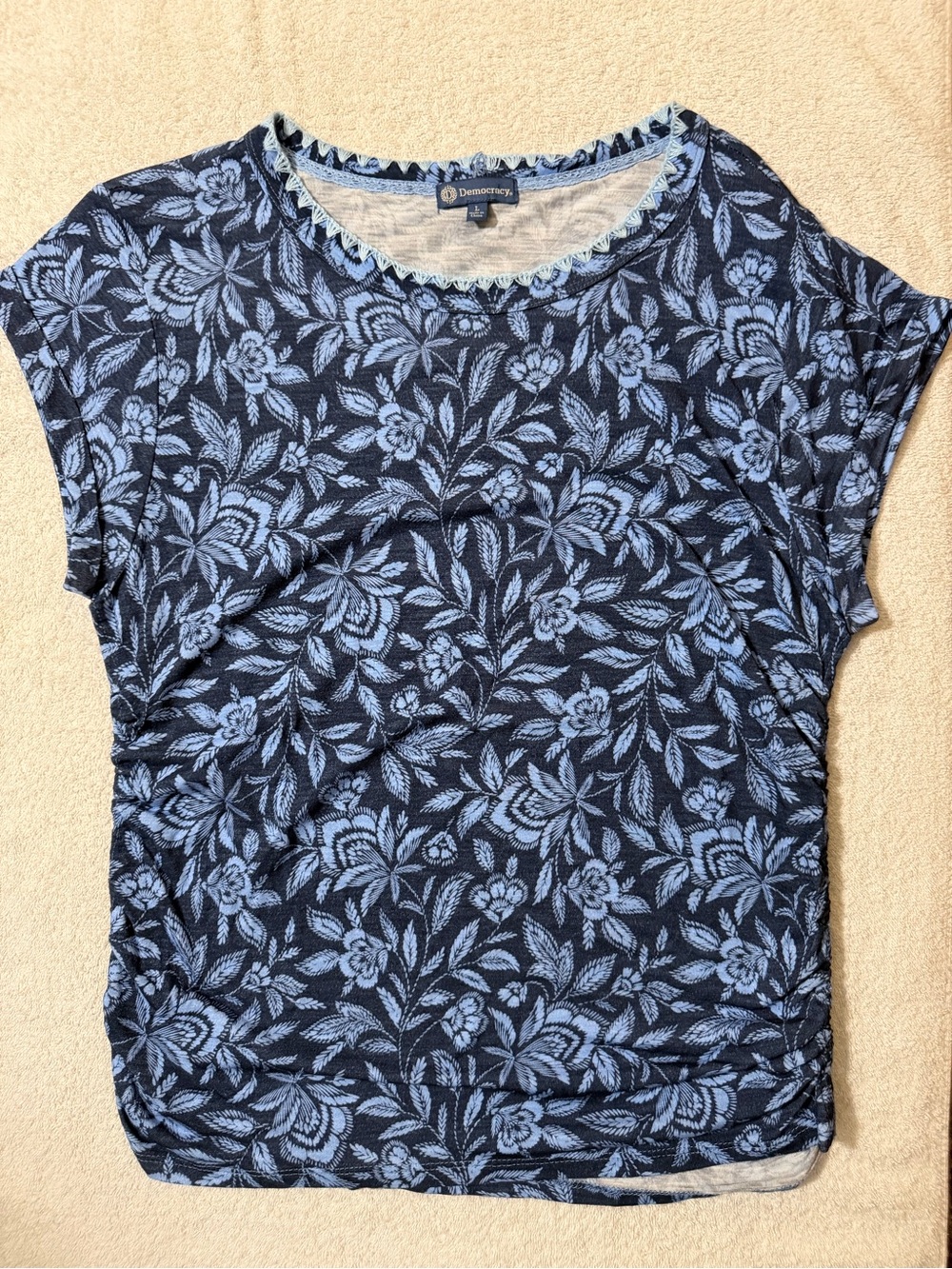 Democracy Floral Slub Knit Tee Side Ruched Crochet Trim Cap Sleeve Top